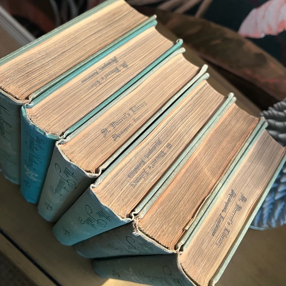 Set of 6 Vintage Turquoise Books - Picture 3 of 5